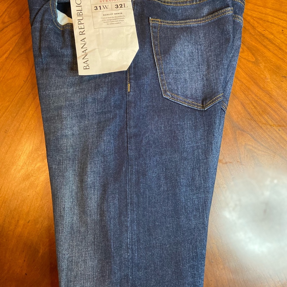 NWT Banana Republic Straight Leg Jeans - Navy Wash; 31x32.